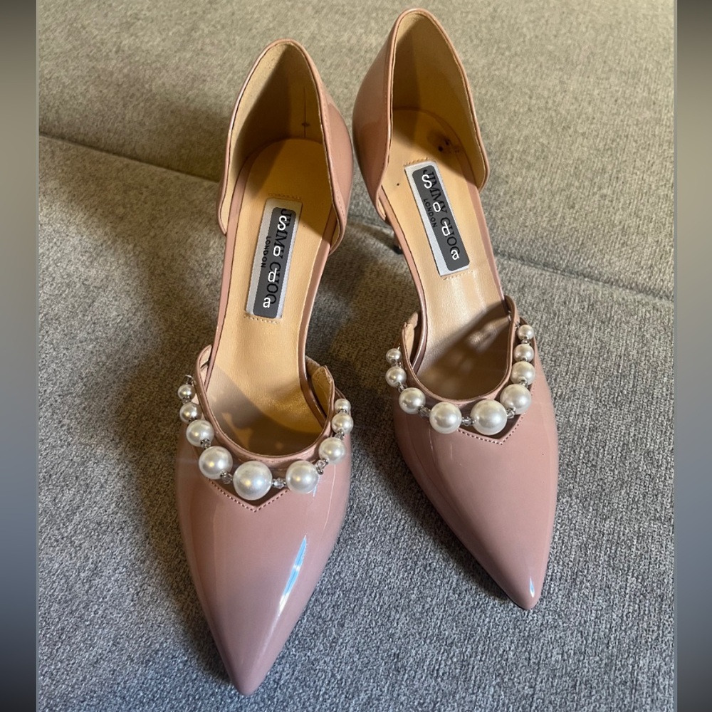 Beige Elegant Pearled Heels